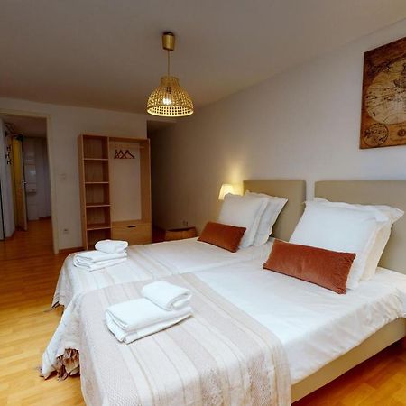 Appartamento Duplex Des Dominicains - 1 Parking Gratuit - Hypercentre 6 Personnes Colmar Esterno foto