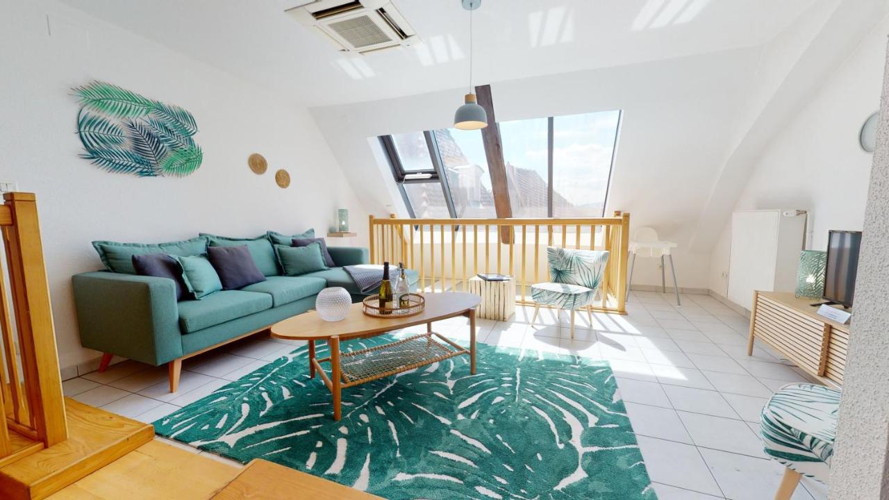 Appartamento Duplex Des Dominicains - 1 Parking Gratuit - Hypercentre 6 Personnes Colmar Esterno foto